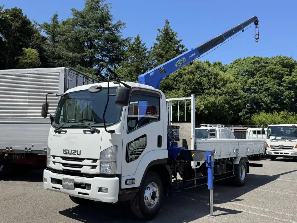 isuzu forward crane