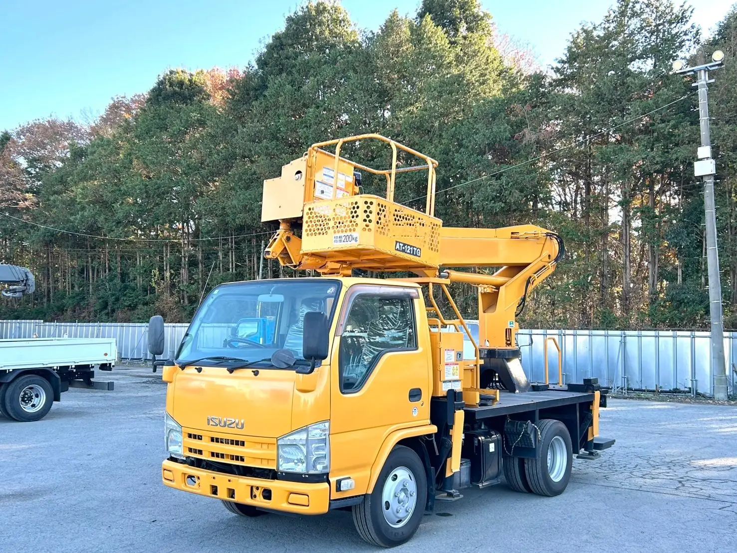 いすゞ エルフ 高所作業車 （平成24年11月）TKG-NKR85N | 中古トラック