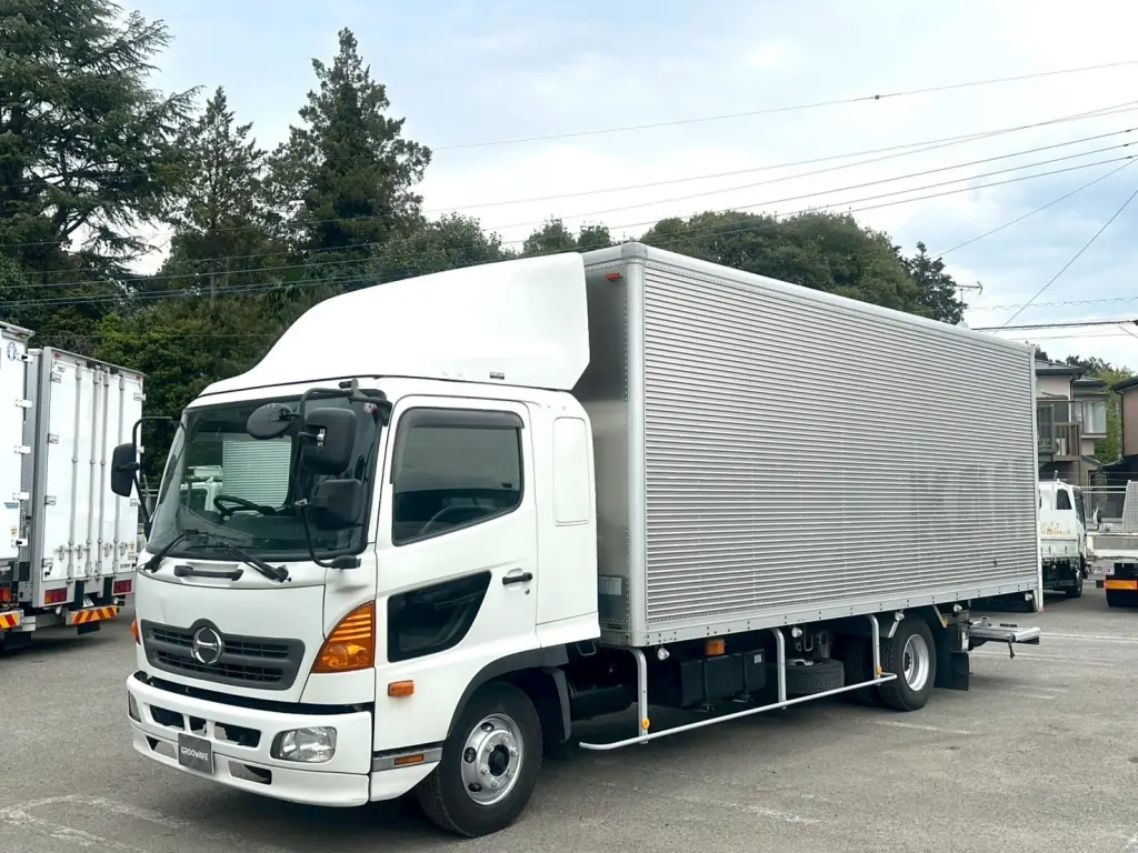 3tトラックのサイズ・寸法・積載量を解説！免許や4tトラックとの違いも紹介