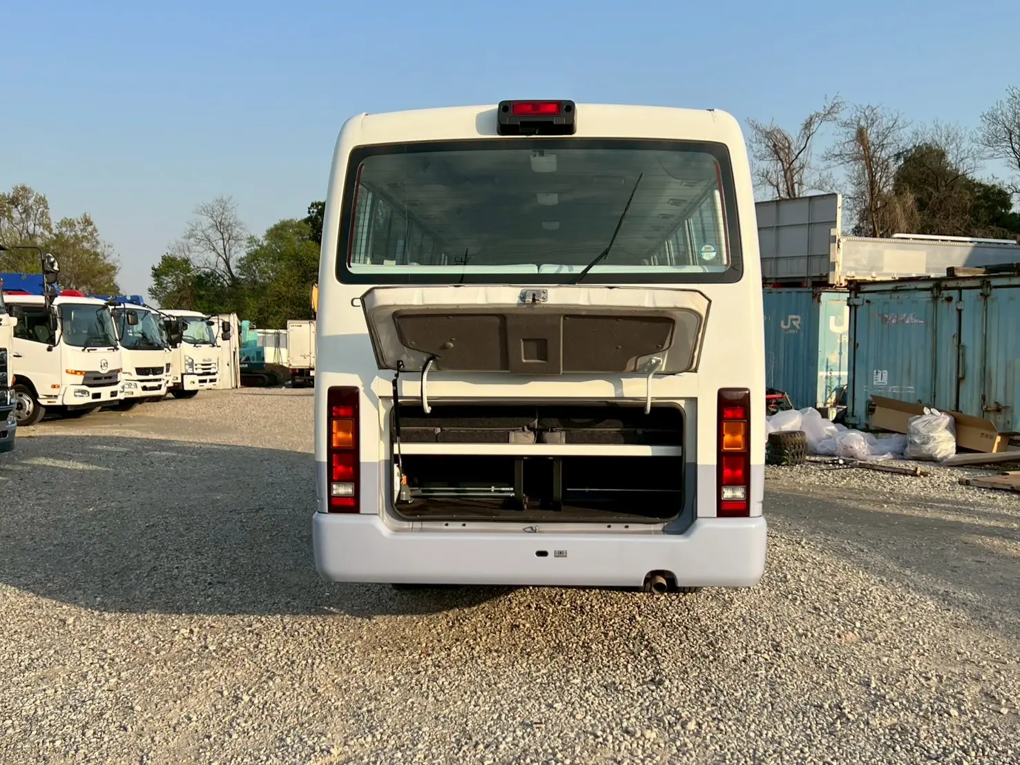 シビリアン ABG-DHW41 フロントバンパー 色/QV1 62022-WZ10B 231335 ★送料無料★ ☆BPN 日産 シビリアン 29人乗りバス （平成29年03月）ABG-DHW41 | 中古