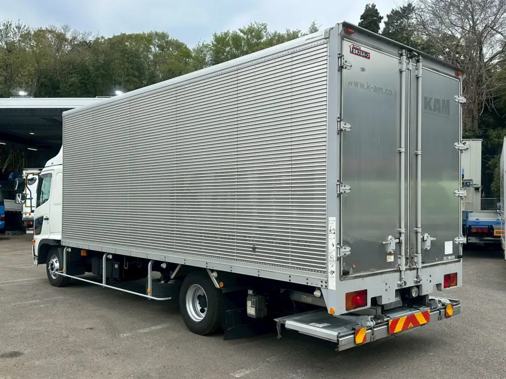 トラックの架装とは？種類や特徴、架装済みトラックを選ぶポイントを解説