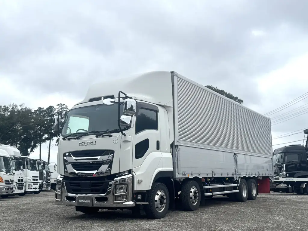 10トントラックのサイズ・積載量は？運転に必要な免許も詳しく解説 中古トラック