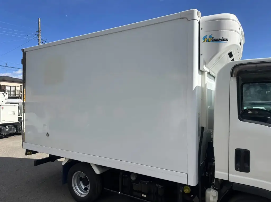 2tトラック（2トン車）とは｜サイズ・寸法図・積載量・荷台寸法など解説