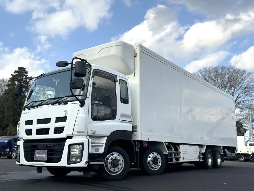 レア⭐︎ISUZU GIGA トラックモデル 本体 箱付きです。　新品未使用です。 Isuzu Giga 箱型トラック 4アクスル 2021 3Dモデル - ダウンロード