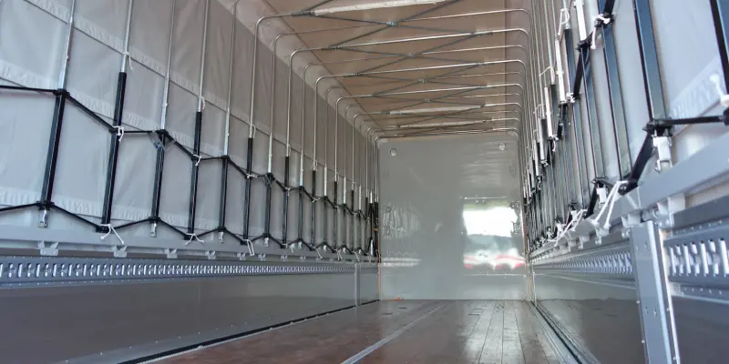 株式会社クレオ　幌（ほろ）型