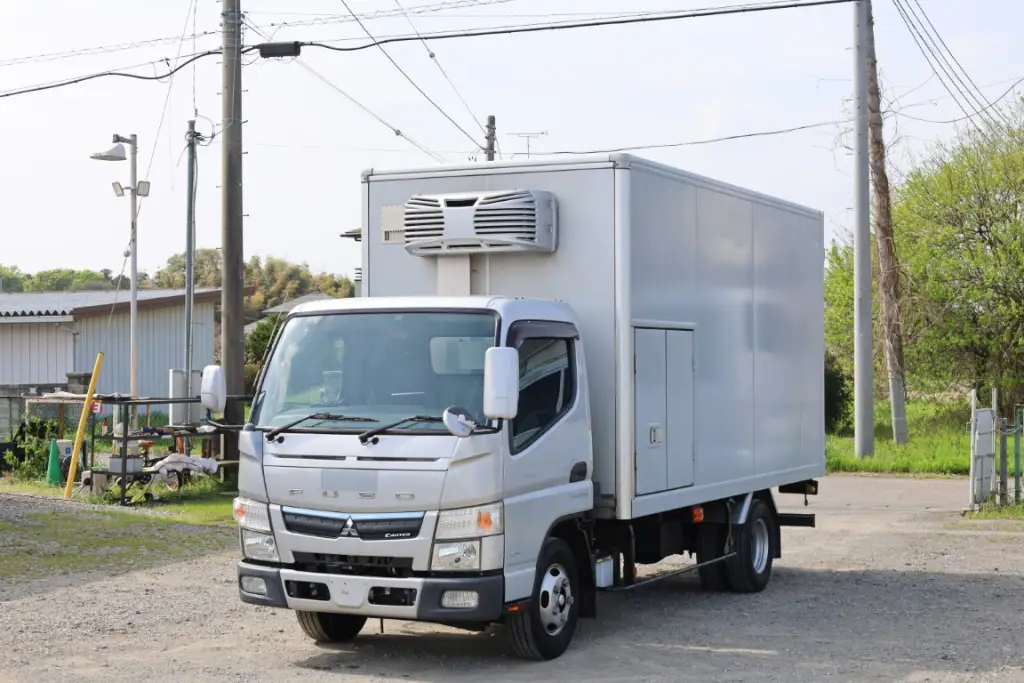 新入荷※ 元冷蔵車コンテナ ドア3 33万