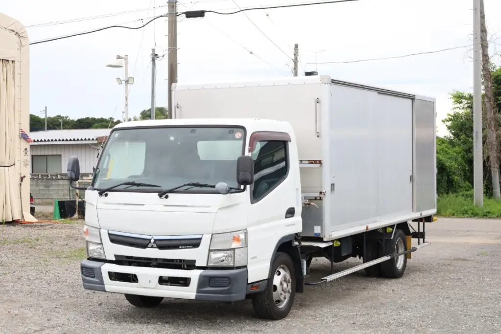 2tトラック（2トン車）とは｜サイズ・寸法図・積載量・荷台寸法など解説